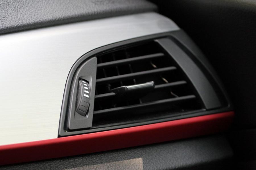  BMW 1-Series 5-Door 2012 года  (фото 22 из 57)